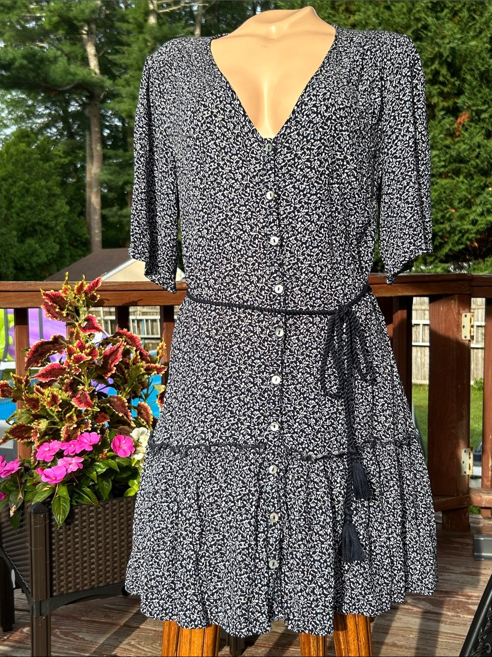 Faherty Orinda Mini Dress in Navy with Ditsy floral print - Medium- Tie Waist
